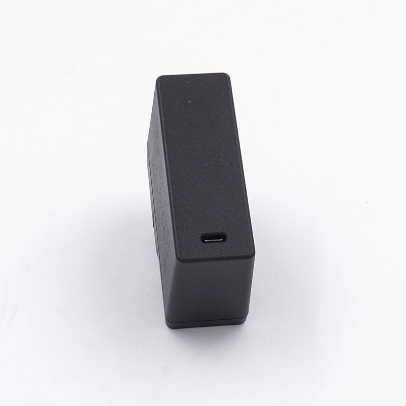 USB C పోర్ట్‌ల అవుట్‌పుట్‌తో 9V 3A మార్చుకోగలిగిన ప్లగ్ పవర్ అడాప్టర్